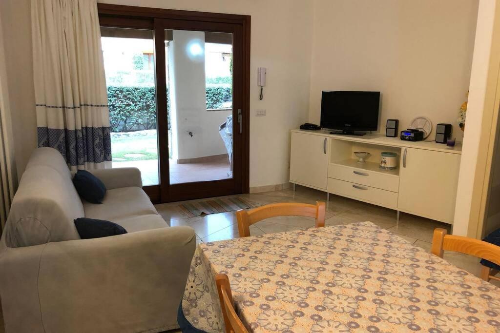 Casa Di Maria - La Pineta Villa ปอร์โตซานเปาโล ภายนอก รูปภาพ